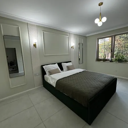 Διαμέρισμα Gruia Garden *